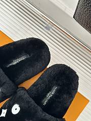 Fortok Louis Vuitton Lujia Fur Slippers Black - 2