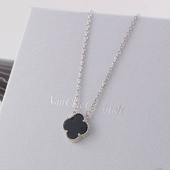 Fortok Van Cleef & Arpels Black Four-leaf Clover Neckace in Gold / Gold Rose / Silver