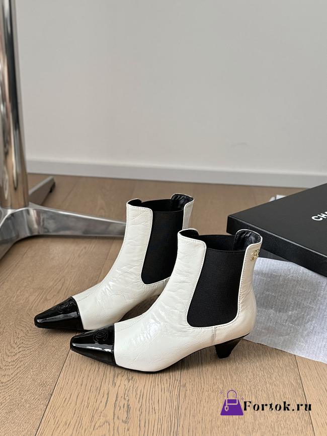 Fortok Chanel 24P Small Square Toe Thick Heel Short Boots White & Black - 1