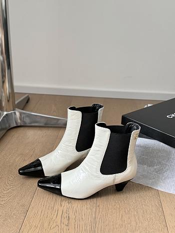 Fortok Chanel 24P Small Square Toe Thick Heel Short Boots White & Black