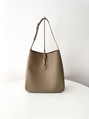 Fortok Saint Laurent Le 5 À 7 Hobo Bag In Beige Grained Leather 753837 30x31x13cm - 1