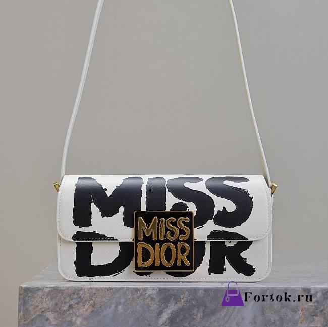 Fortok Dior Miss Flap Bag White and Black Miss Dior Graffiti Printed Calfskin 22x11x6cm - 1