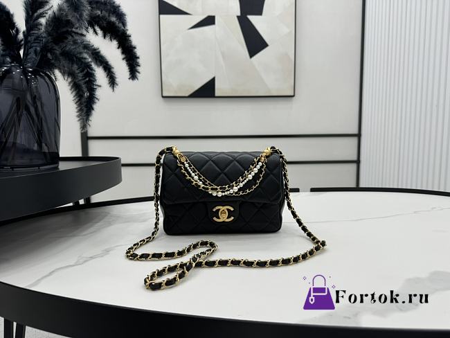 Fortok Chanel Mini Flap Bag Black Shiny Lambskin Pearls & Gold-Tone Metal 12.5x17x5cm - 1