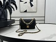 Fortok Chanel Mini Flap Bag Black Shiny Lambskin Pearls & Gold-Tone Metal 12.5x17x5cm - 1