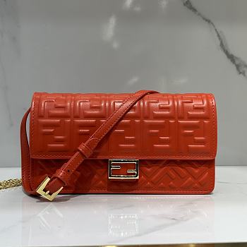 Fortok Fendi Red Baguette Embossed Leather Chain Clutch 21x11.5x5cm