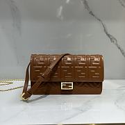 Fortok Fendi Brown Baguette Embossed Leather Chain Clutch 21x11.5x5cm - 1