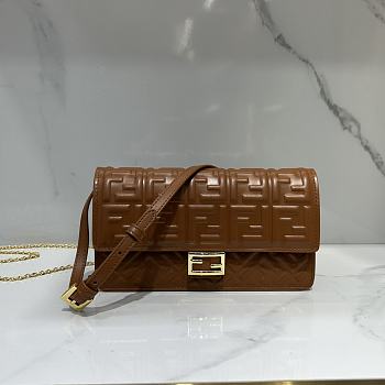 Fortok Fendi Brown Baguette Embossed Leather Chain Clutch 21x11.5x5cm