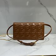 Fortok Fendi Brown Baguette Embossed Leather Chain Clutch 21x11.5x5cm - 6