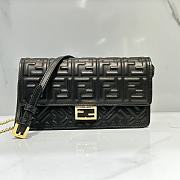 Fortok Fendi Black Baguette Embossed Leather Chain Clutch 21x11.5x5cm - 1