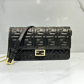 Fortok Fendi Black Baguette Embossed Leather Chain Clutch 21x11.5x5cm