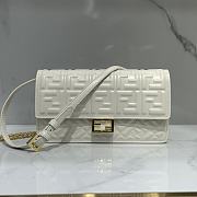 Fortok Fendi White Baguette Embossed Leather Chain Clutch 21x11.5x5cm - 1