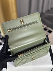 Fortok Chanel 24B twisted Chain Handle Woc Bag Green 19x12x4.5cm - 2