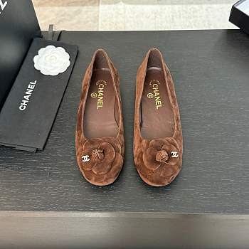 Fortok Chanel Brown Suede And Patent Leather Camellia Ballet Flats