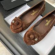 Fortok Chanel Brown Suede And Patent Leather Camellia Ballet Flats - 4