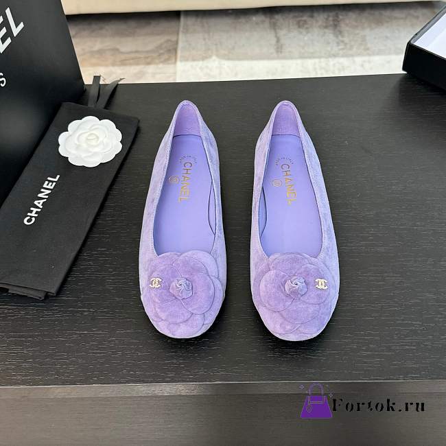 Fortok Chanel Purple Suede And Patent Leather Camellia Ballet Flats - 1