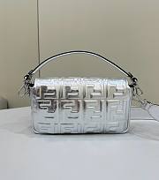 Fortok Fendi Baguette FF Logo Bag in Silver 27x5x15cm - 4