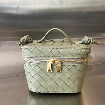 Fortok Bottega Veneta Woven Mini Cosmetic Bag Light Green 743551 18x12.5x8cm