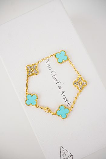 Fortok Van Cleef & Arpels Turquoise Diamond Five-Flower Bracelet