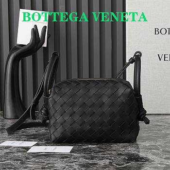 Fortok Bottega Veneta Small Loop Crossbody Bag Black 796615 19x12x9cm