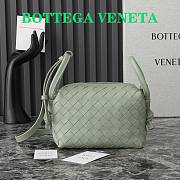 Fortok Bottega Veneta Small Loop Crossbody Bag Green 796615 19x12x9cm - 1