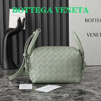 Fortok Bottega Veneta Small Loop Crossbody Bag Green 796615 19x12x9cm