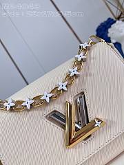 Fortok Louis Vuitton Twist PM Bloom Bag Cream M24042 19x15x9cm - 6