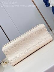 Fortok Louis Vuitton Twist PM Bloom Bag Cream M24042 19x15x9cm - 5