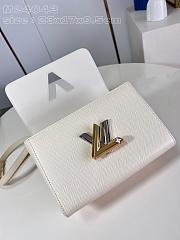 Fortok Louis Vuitton Twist PM Bloom Bag Cream M24042 19x15x9cm - 4