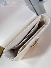 Fortok Louis Vuitton Twist PM Bloom Bag Cream M24042 19x15x9cm - 3