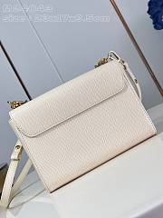 Fortok Louis Vuitton Twist PM Bloom Bag Cream M24042 19x15x9cm - 2