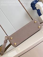 Fortok Louis Vuitton Capucines Taurillon Bag Grey M48865 27x18x9cm  - 2