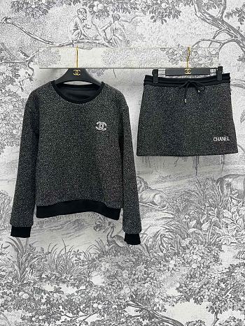 Fortok Chanel Round Neck Sweatshirt With High Waist Skirt Set 