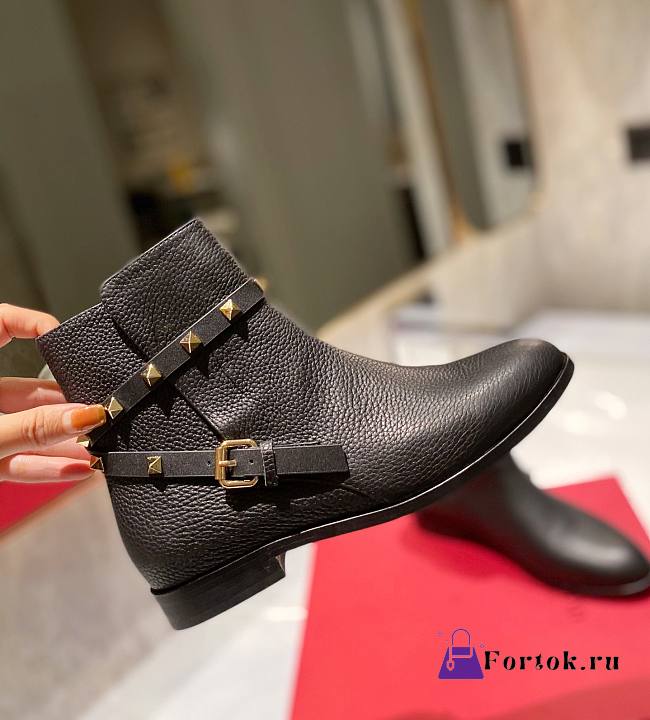Fortok Valentino Garavani Grained Calfskin Rockstud Single Buckle Cowboy Ankle Boots Black - 1