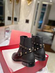 Fortok Valentino Garavani Grained Calfskin Rockstud Single Buckle Cowboy Ankle Boots Black - 4