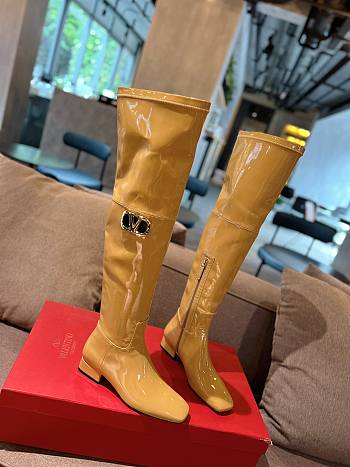 Fortok Valentino Garavani Vlogo Type Over-the-knee Boots Beige