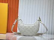 Fortok Louis Vuitton Loop Bag White Monogram Embossed Calfskin M11279 24x22x6cm - 5