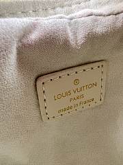 Fortok Louis Vuitton Loop Bag White Monogram Embossed Calfskin M11279 24x22x6cm - 2
