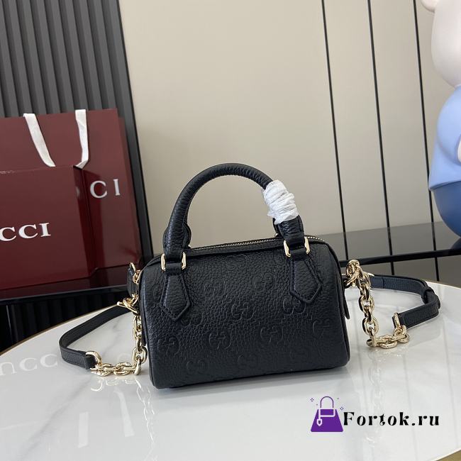 Fortok Gucci GG Emblem Super Mini Top Handle Bag Black 815256 16.5x10x8cm - 1