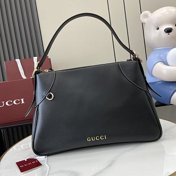 Fortok Gucci GG Emblem Medium Shoulder Bag Black 815217 37x23x8cm