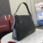 Fortok Gucci GG Emblem Medium Shoulder Bag Black 815217 37x23x8cm - 5