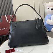 Fortok Gucci GG Emblem Medium Shoulder Bag Black 815217 37x23x8cm - 4
