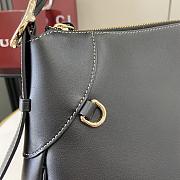 Fortok Gucci GG Emblem Medium Shoulder Bag Black 815217 37x23x8cm - 3