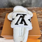 Fortok Louis Vuitton Fur Slippers White  - 5
