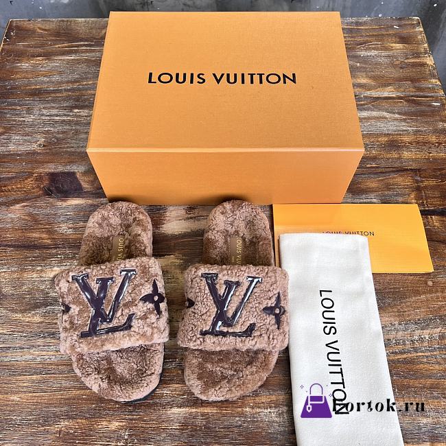 Fortok Louis Vuitton Fur Slippers Brown - 1
