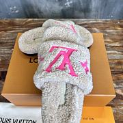 Fortok Louis Vuitton Fur Slippers Beige & Pink - 6