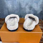 Fortok Louis Vuitton Fur Slippers Beige & Pink - 4