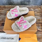 Fortok Louis Vuitton Fur Slippers Beige & Pink - 2