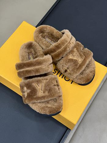 Fortok Louis Vuitton 24 Fur Slippers Brown