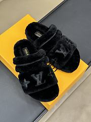 Fortok Louis Vuitton 24 Fur Slippers Black - 1