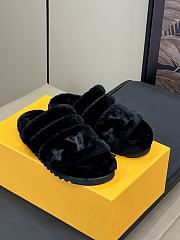 Fortok Louis Vuitton 24 Fur Slippers Black - 2